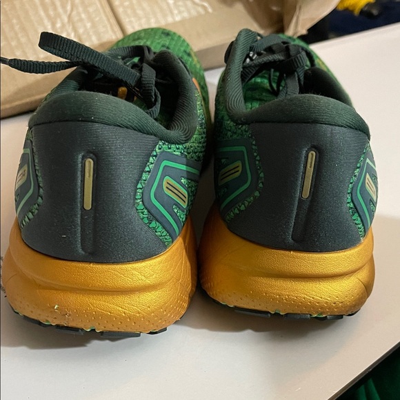 Men’s Brooks Ghost Running Shoes Kelly Shamrock Green Run Lucky Sneakers. EUC - Picture 6 of 8